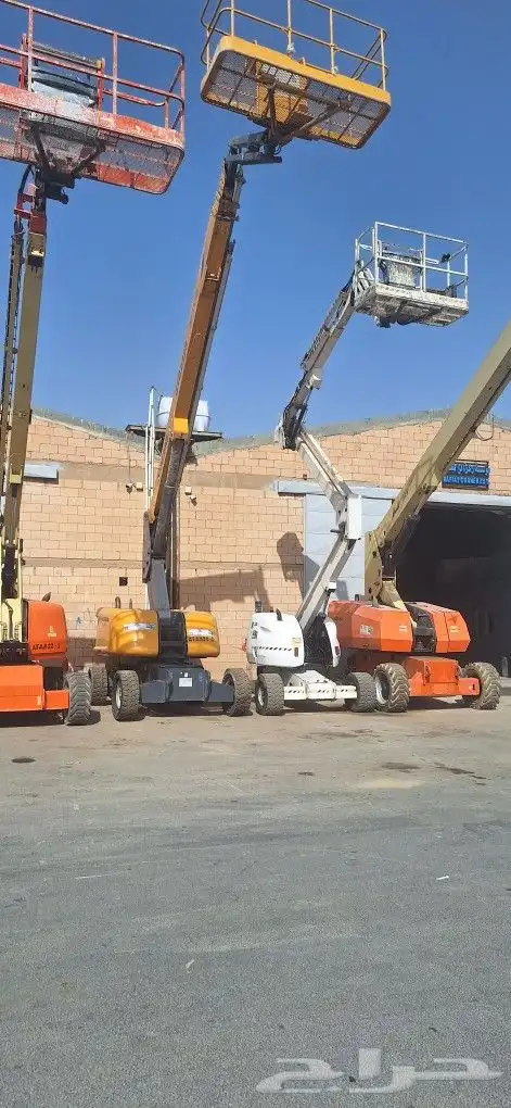 كرينات وروافع شوكيه ومقصيه ومان لفت وسيزر لفت للإيجار 3