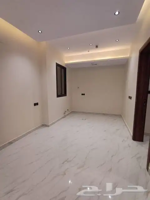 للبيع شقه تمليك في عماره حي الرمال تنال 9