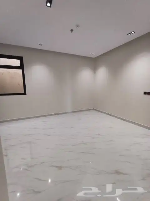 للبيع شقه تمليك في عماره حي الرمال تنال 7