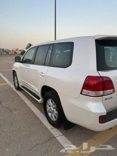 جيب لاندكروزر 2010 شرط بدي ومحركات 0