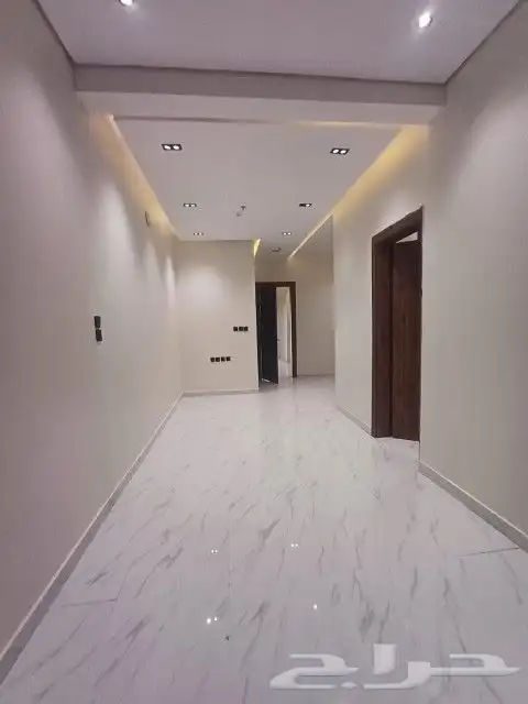 للبيع شقه ارضيه تمليك حي الرمال تنال 3