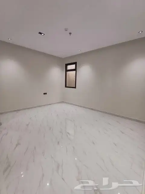 للبيع شقه تمليك في عماره حي الرمال تنال 5