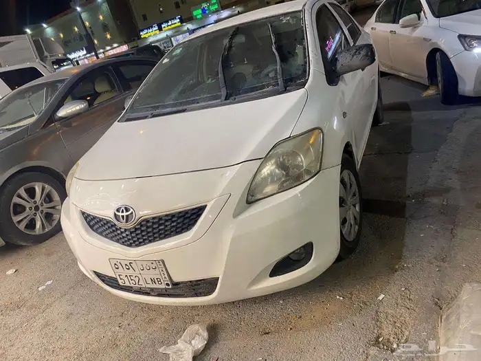 يارس 2012 سياره نظيفه على الشرط على الفحص 3