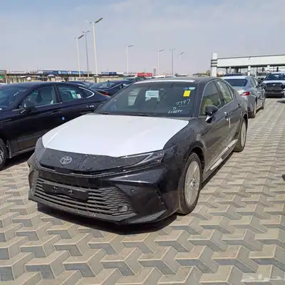 تويوتا كامري LE اسود 2025 بطاقة اول مالك 2
