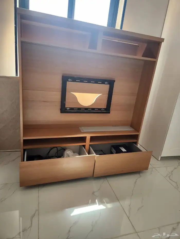 مكتبة تلفزيون من ايكيا نظيييفه 1