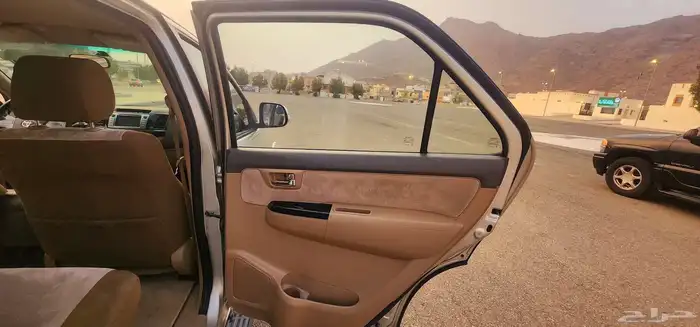 فورشنرV6 2012 VX قير عايدي دبل 13