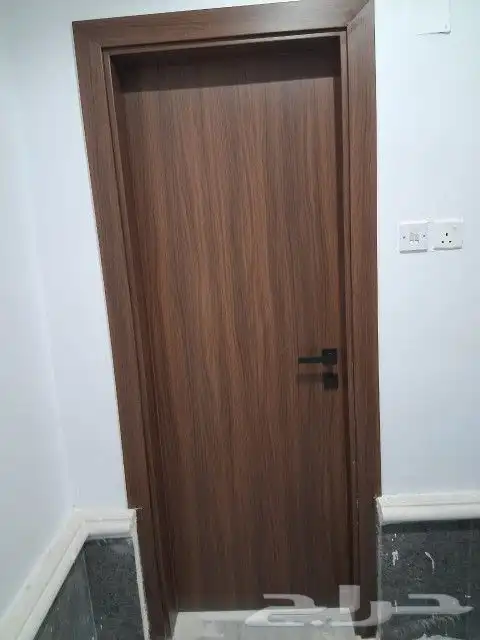 فني تركيب أبواب wpc 1