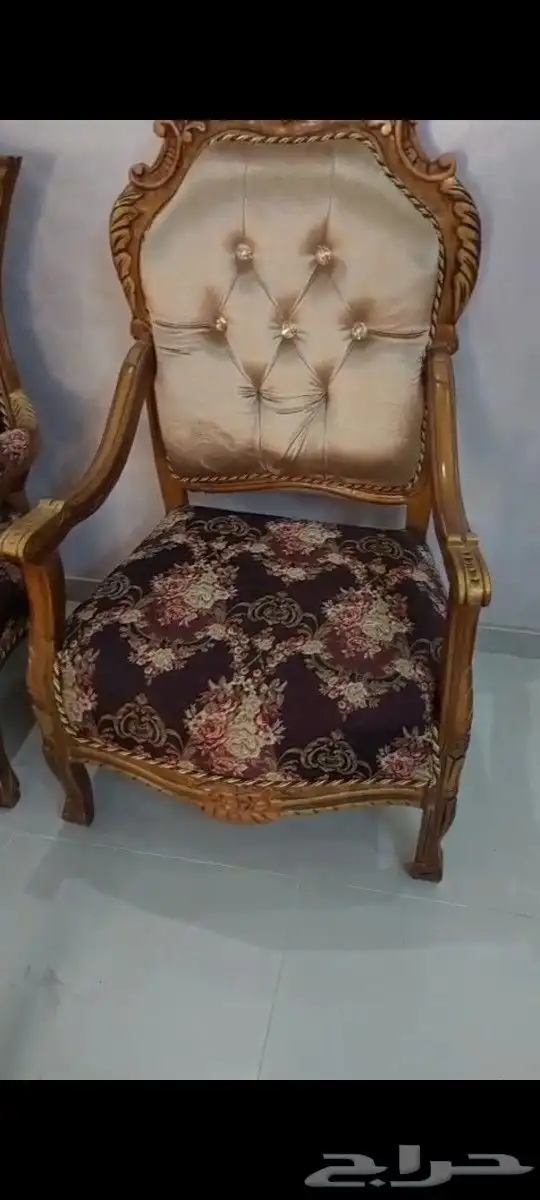 يوجد لدينا كنب للبيع التواصل عن طريق الواتس وشكرا 3