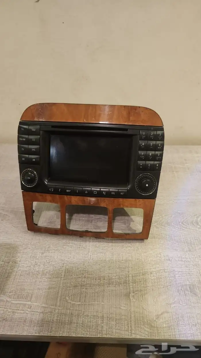 شاشه مرسيدس فياقرا w220 موديل 2004 مع الديكور 0