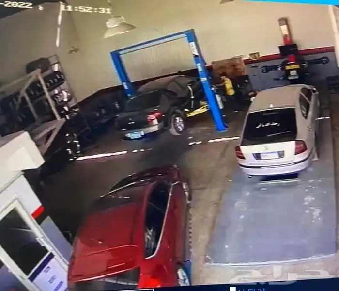 فني محترف دوده ومفصلات وعضلات السيارات جميع انواع السيارات ا 2