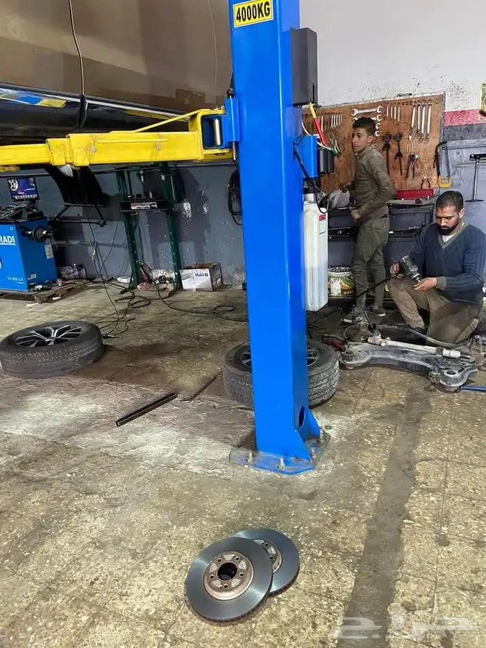 فني محترف دوده ومفصلات وعضلات السيارات جميع انواع السيارات ا 7