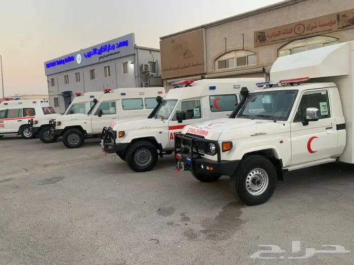 سيارات اسعاف مجموعه متنوعه من الموديلات بيع تأجير شراء 3