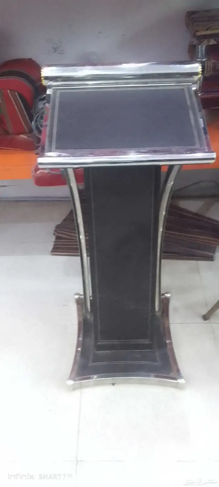 طاولات قزاز وكراسي ذهبي 9