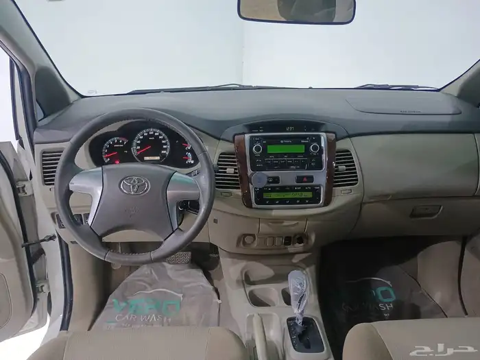 تويوتا انوفا نص فل 2015 11