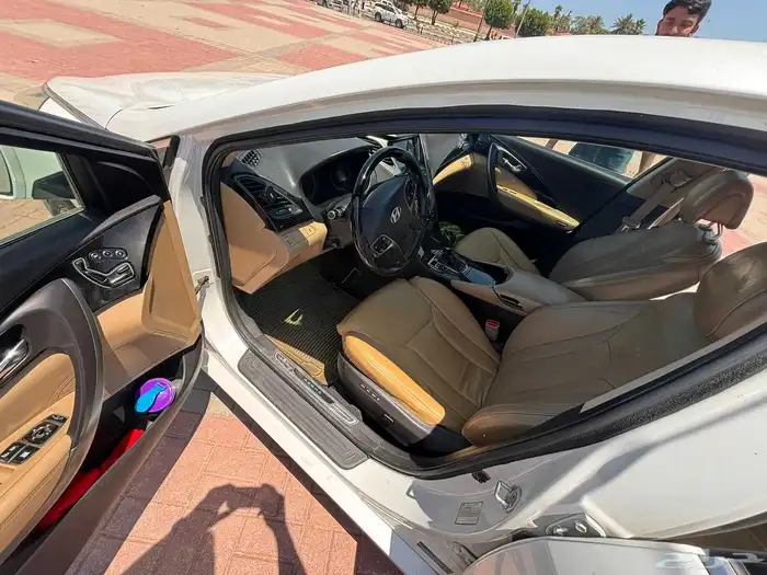 Hyundai Azera 30 Ltr Top Variant 2014 Model 5