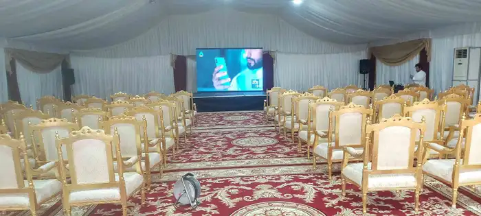 شاشات عرض عملاقه مع سيستم صوت واضاءة 0