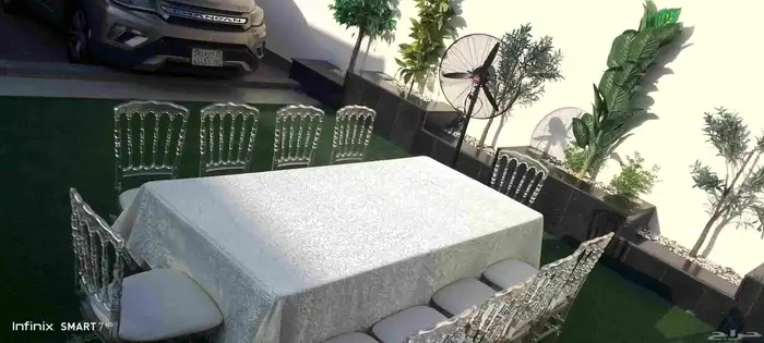 طاولات قزاز وكراسي ذهبي 5