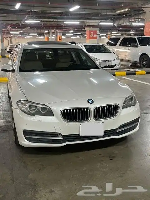 بي ام دبليو الفئة الخامسة 520i موديل 2016 10