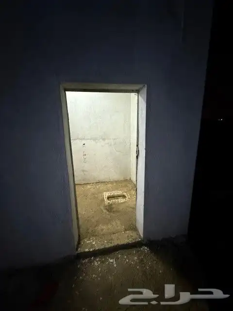 مستودع للآجار بالمحالة بأبها 4