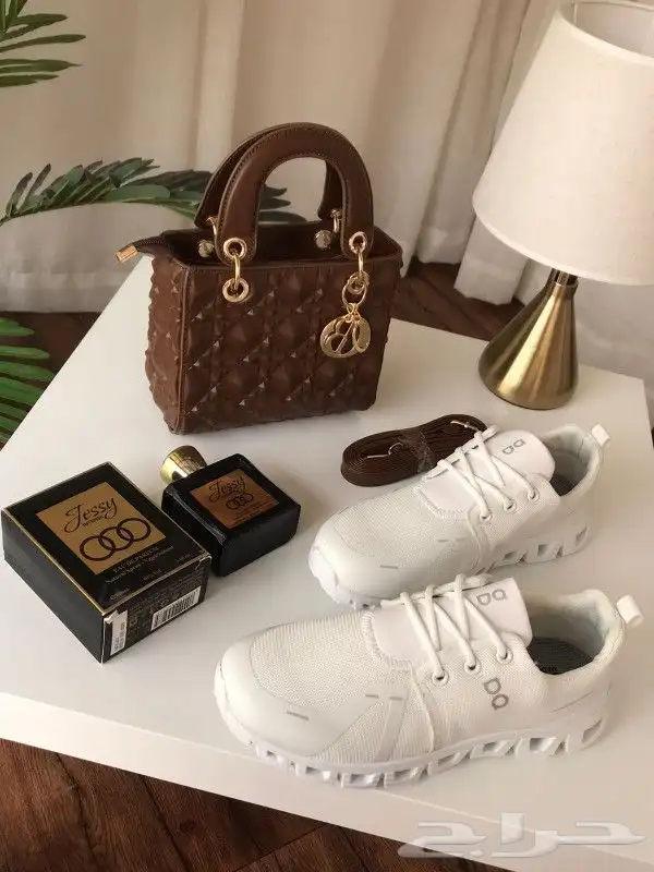 اطقم نسائيه ماركة ديور شامل التوصيل والشحن 7