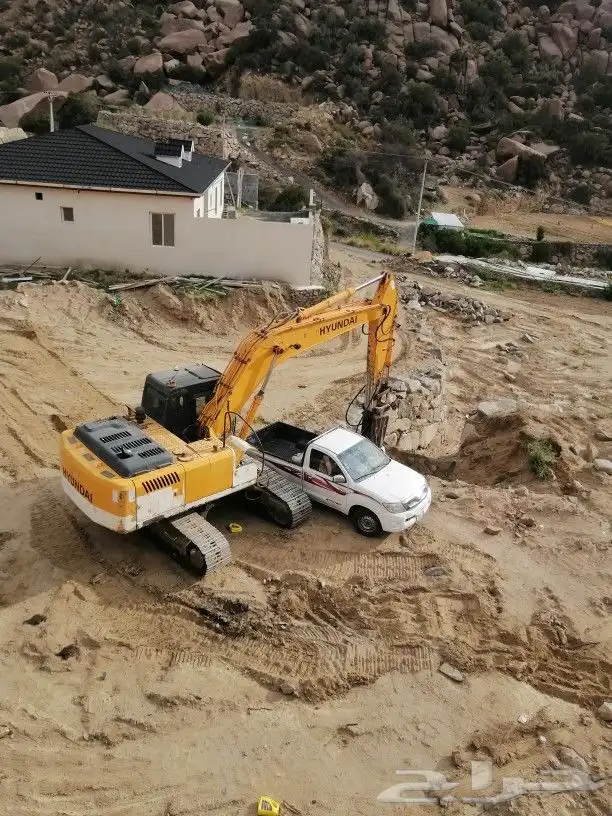 يوجد لدينا بوكلين للايجار لمباني الحجر وقص وتسوية الاراضي 0