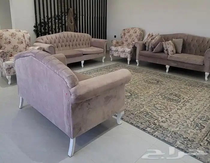 كنب 8 أشخاص للبيع _ بحالة جيدة 0