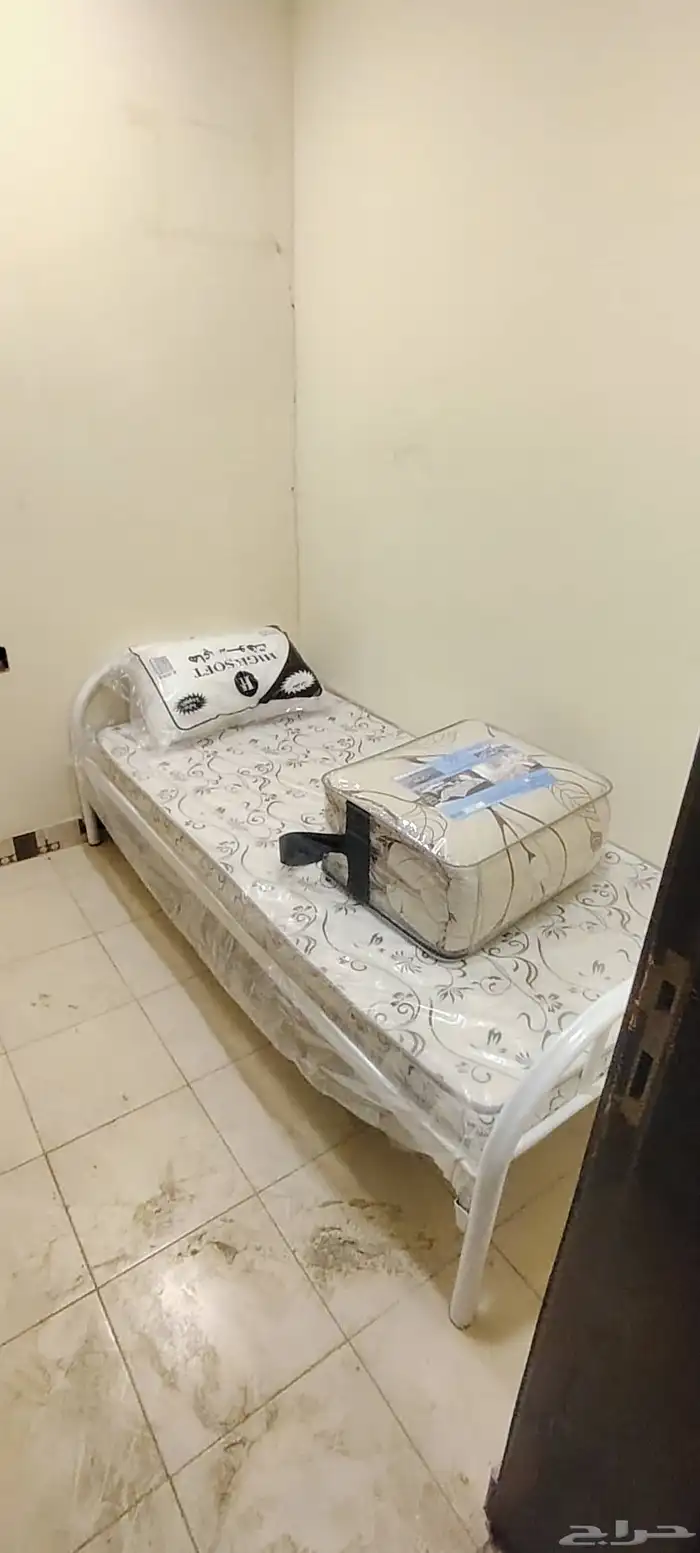 تجهيز سكن موضفين ب الكامل سرير حديد دورين مراتب بطانيه دولاب 14