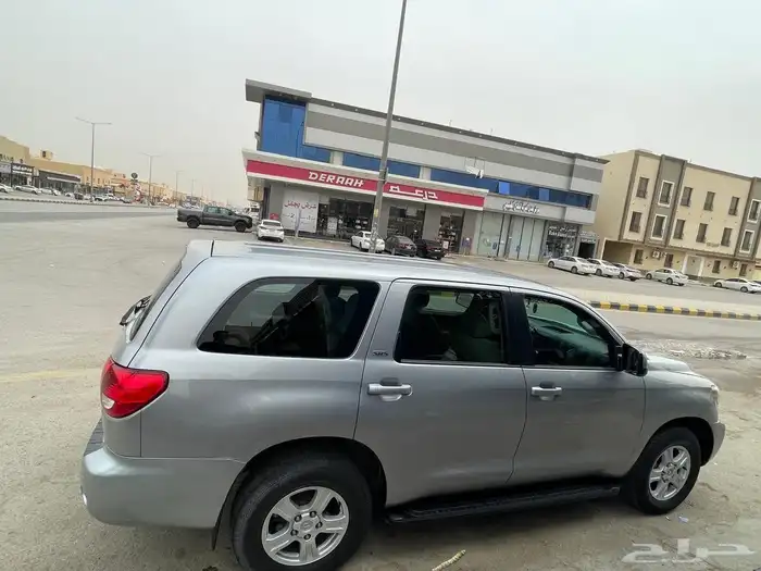 سيكويا 2015 لون فضي ممشى 207 الف مالك ثاني البدي بعض القطع 1