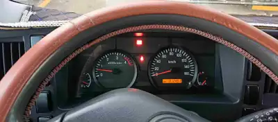 isuzu dena 4 slender 3