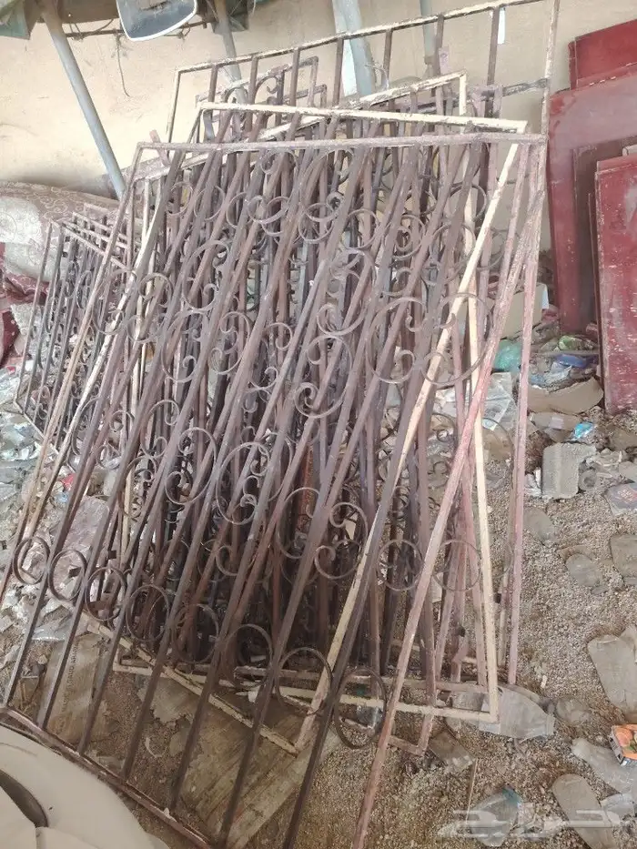 10ابواب خشب للبيع مع شبابيك كبير و صغير 4