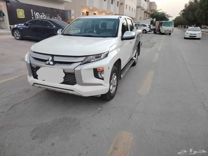 ميتسوبيشي 2022 4