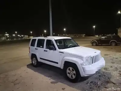 للبيع جيب شيروكي ليبرتي 2012 3