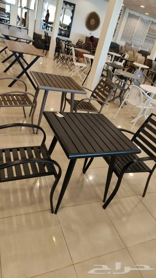 طاولات وكراسي للكافيهات والمطاعم داخليه وخارجية بأشكالها 0