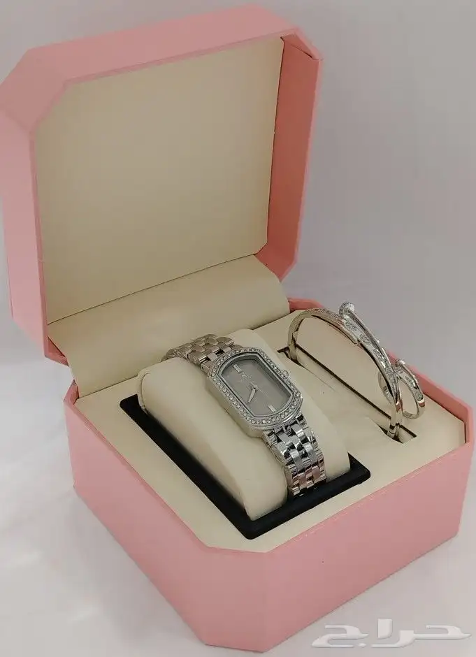 اطقم نسائي ناعمه وراقيه  زركون استيل ضمان مويه مكينه لون 22