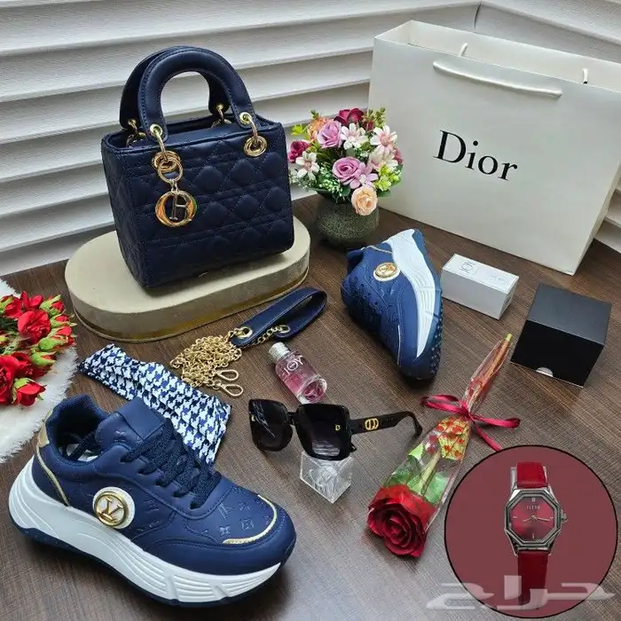 شنط وشوزات نسائية وهدايا 3