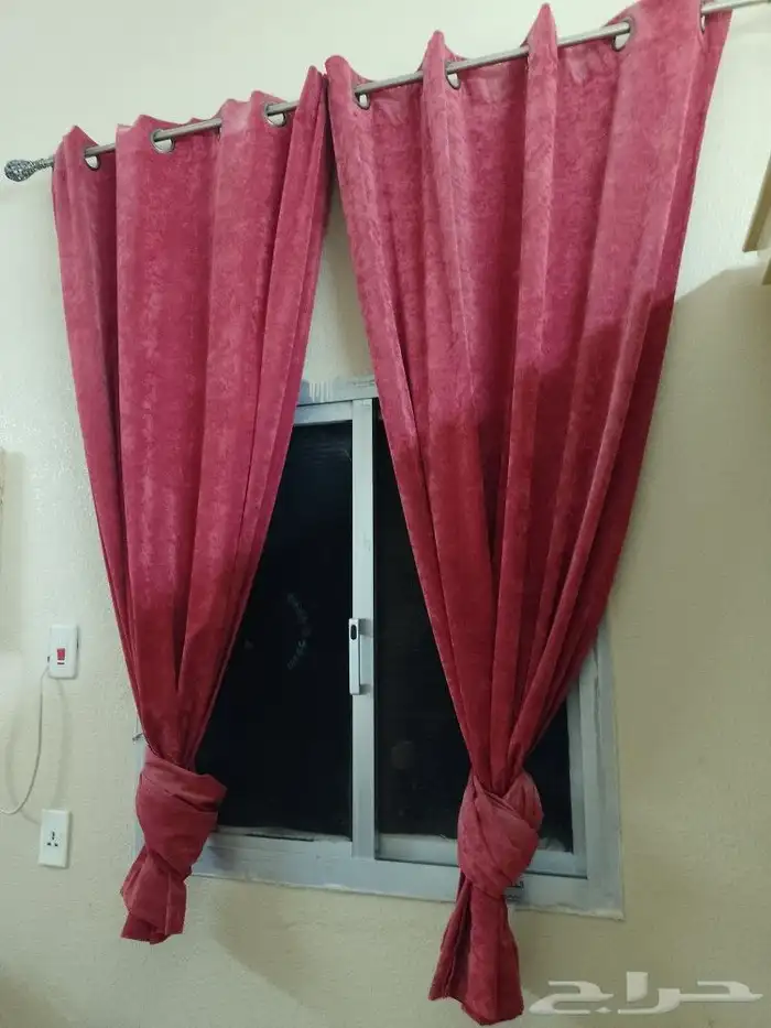ستارة مخمل الون احمر 1