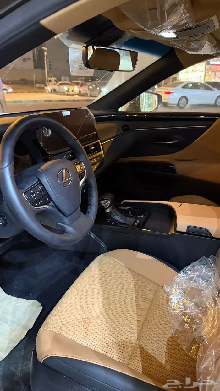 الشارقة لتأجير السيارات 1