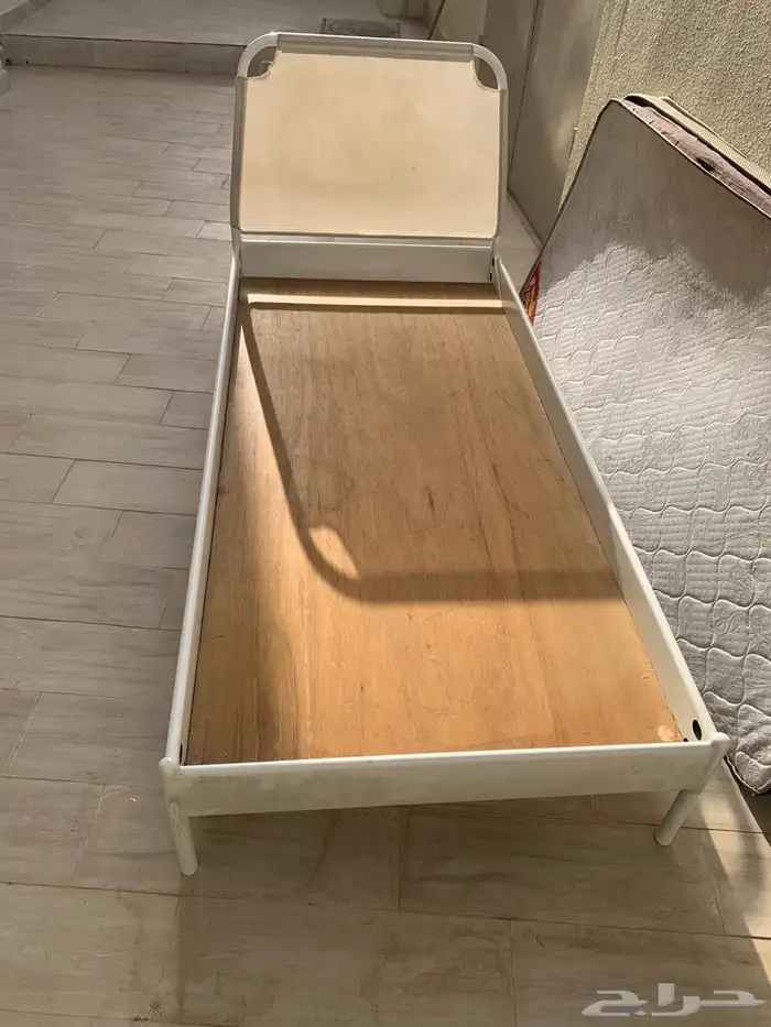 سرير للبيع للتواصل 3