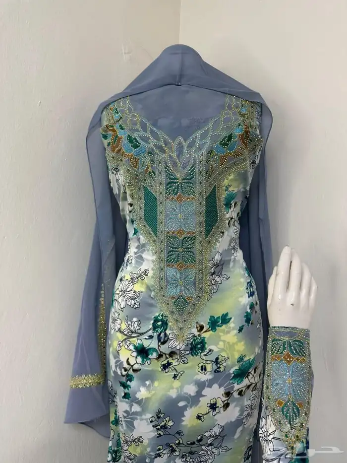 مخاوير قطع غير مفصلة حرير اندونسي تطريز على الصدر والاكمام 3