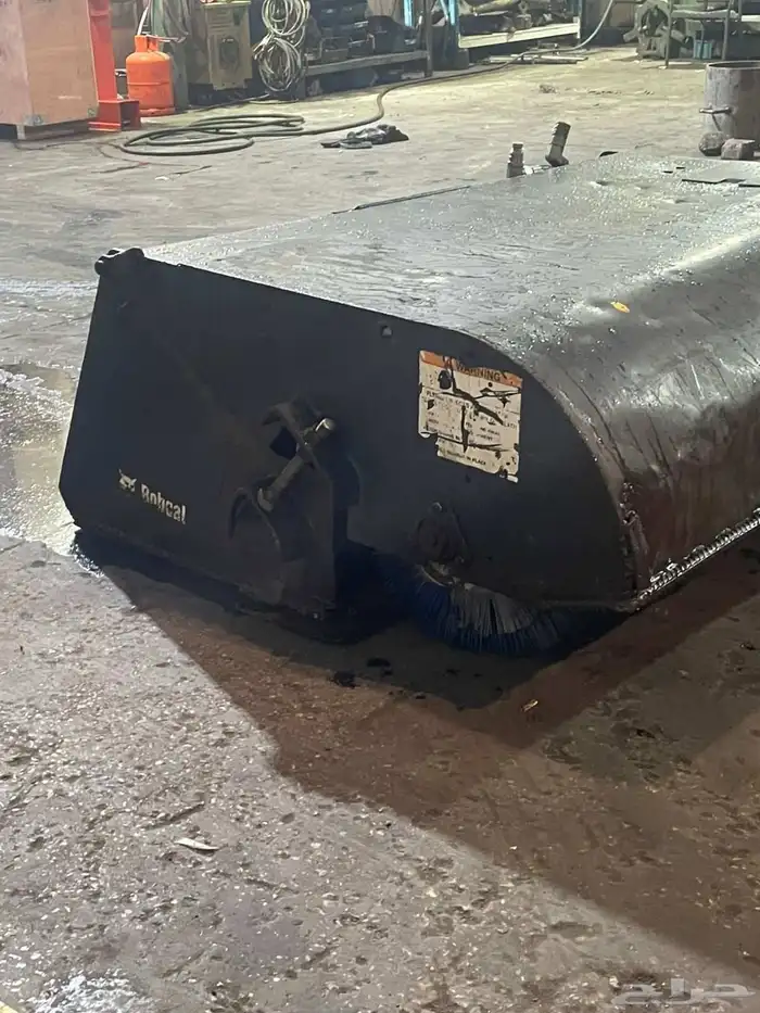 مكنسة بوبكات موديل 2011 sweeper bobcat 2