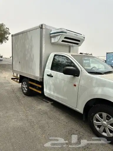 وانيت ايسوزو مبرد و مجمد 2025 3