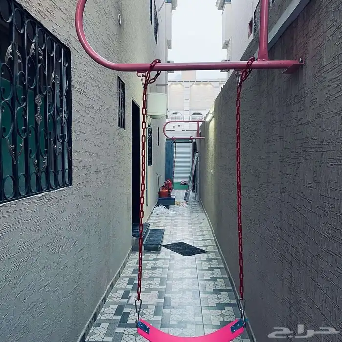 أرجوحة جدارية تناسب الصغار والكبار 3