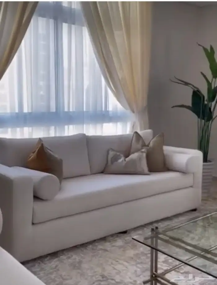 المودينه المنورة محل حمراء تنجيد كنب 2