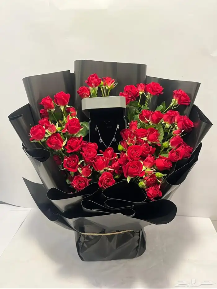 هدية تخرج باقة ورد هدية نسائيه محل هدايا خميس مشيط 2