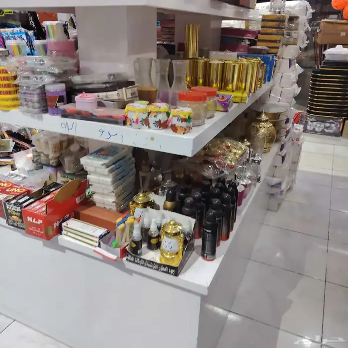 ارفوف خشب نظيف 2 طاولة 4