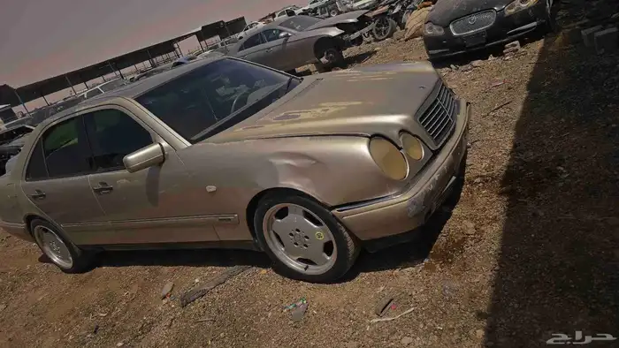 مرسيدس عيون 320 موديل 1999 للبيع قطع غيار فقط 1