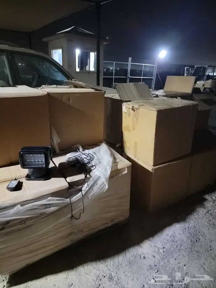 كشافات 100وات تعمل على البطاريات 12V طاقة شمسية 9