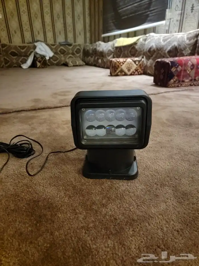 كشافات 100وات تعمل على البطاريات 12V طاقة شمسية 0