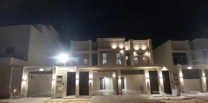 وحدات علويه وارضيه للبيع حي المطار القديم 0