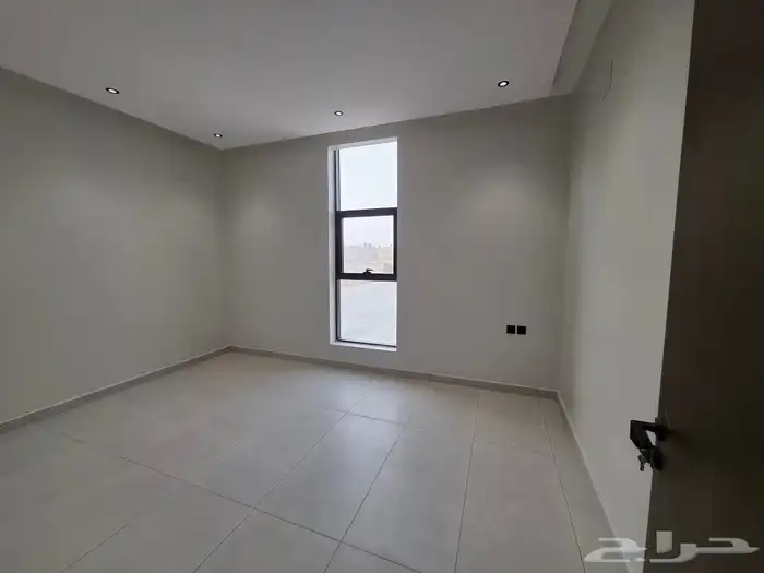 دور علوي بصك 250 متر بحي العوالي 700 الف ريال 4